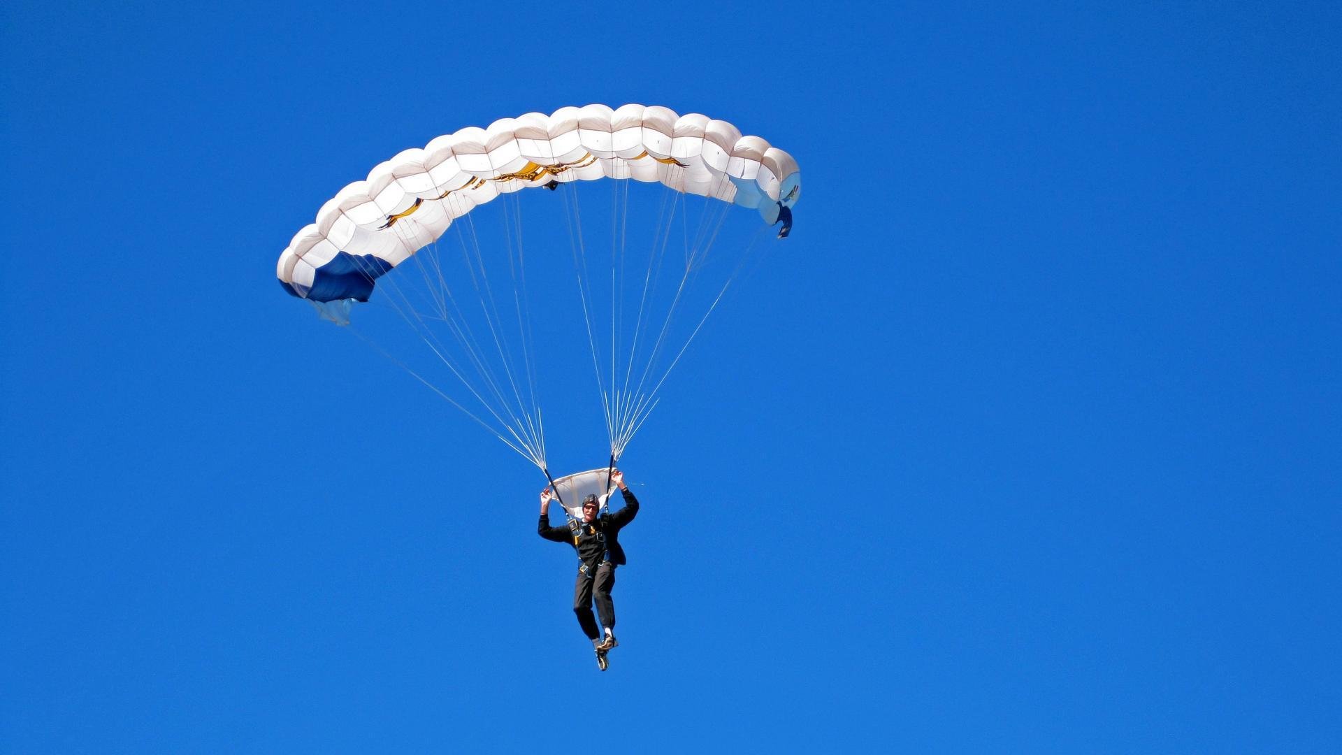 皮特·库策稳步提升成绩赢得掌声,皮特库柏和埃尔默